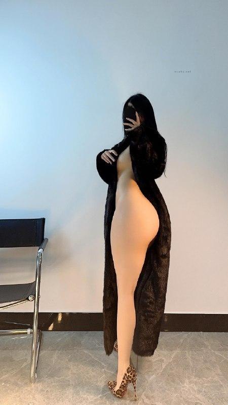 俏妞qiaoniuTT – 大蜜桃无内【20P】